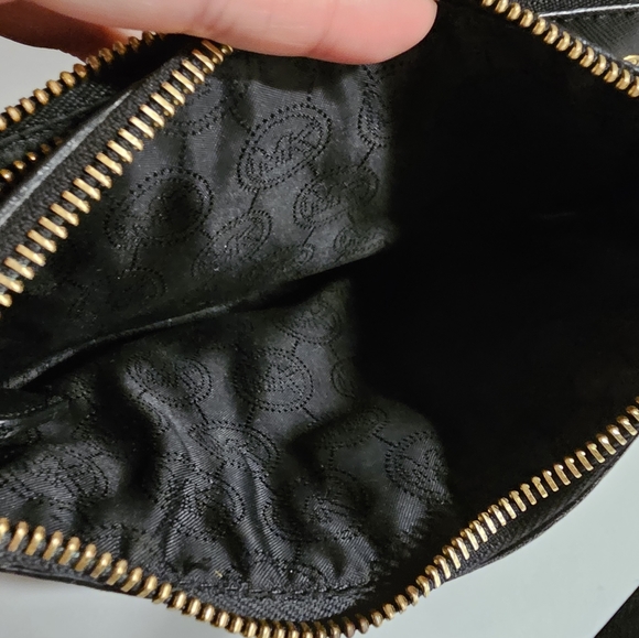 MICHAEL KORS Black crossbody leather bag with MK logo - Picture 9 of 16